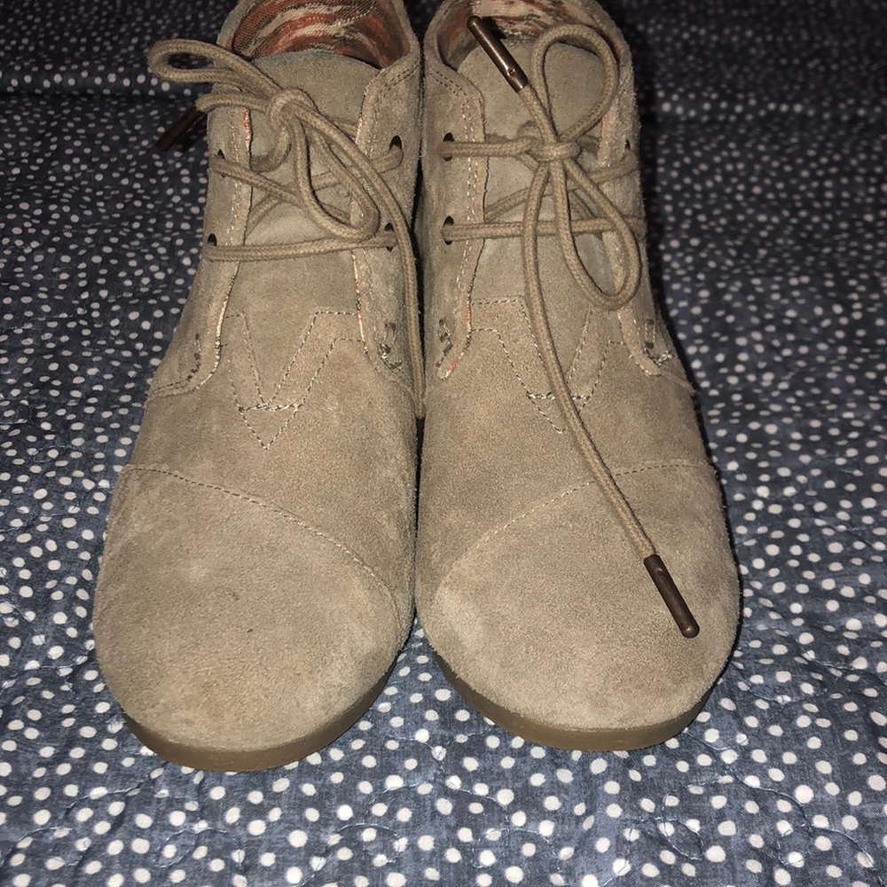 Toms size 8 wedge booties - Picture 2 of 5